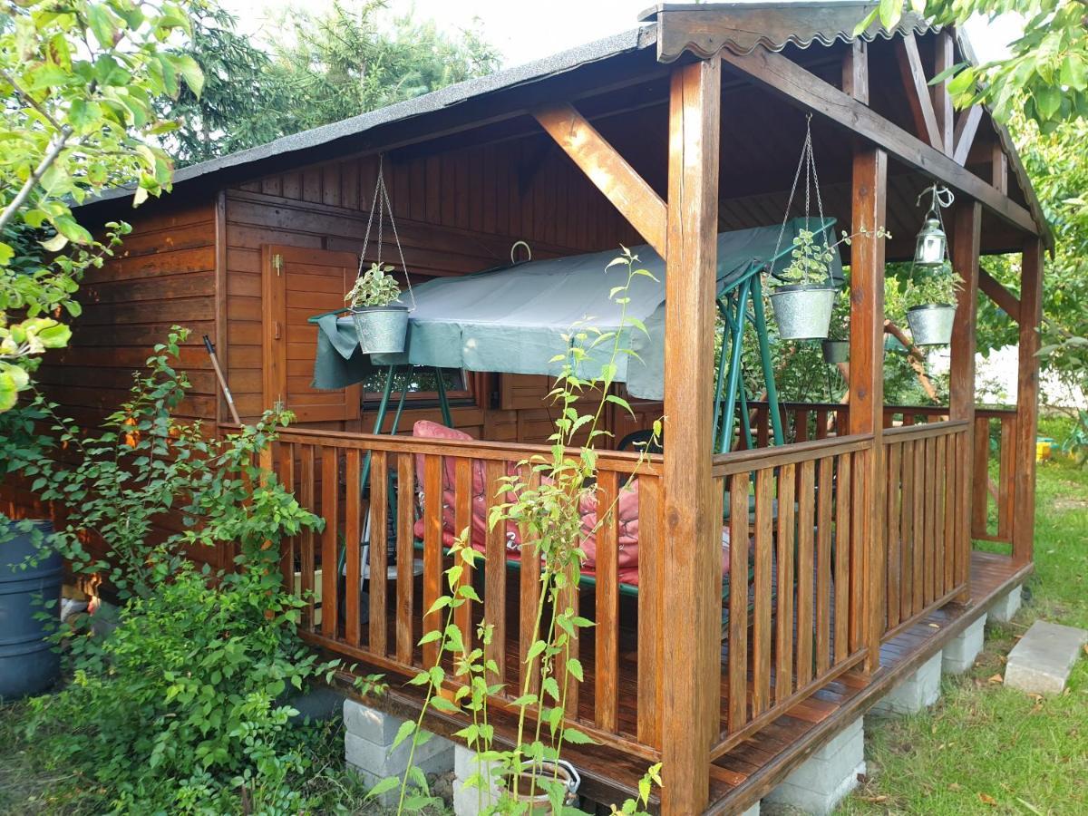 Hotel Domek Letniskowy W Zieleni Blisko Jeziora Sredzkiego Schroda Exterior foto